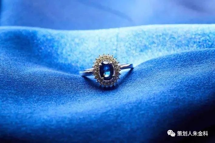 什么样的广告语直击人心呢,那些惊世骇俗的广告语