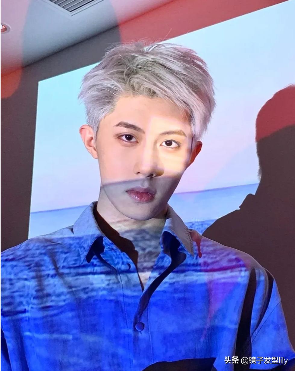 不过时的男士背头发型,男士一定要尝试的发型韩式背头