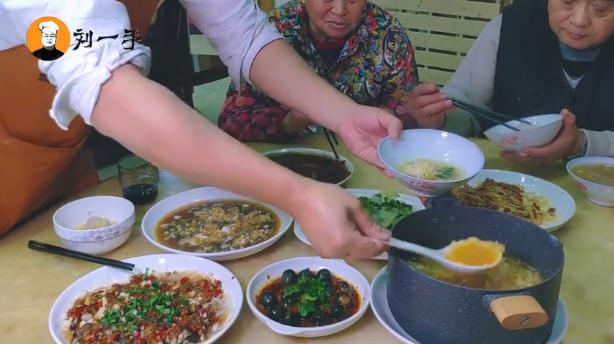 肉圆怎么做又嫩又有弹性窍门,肉圆怎么做才能滑嫩不散