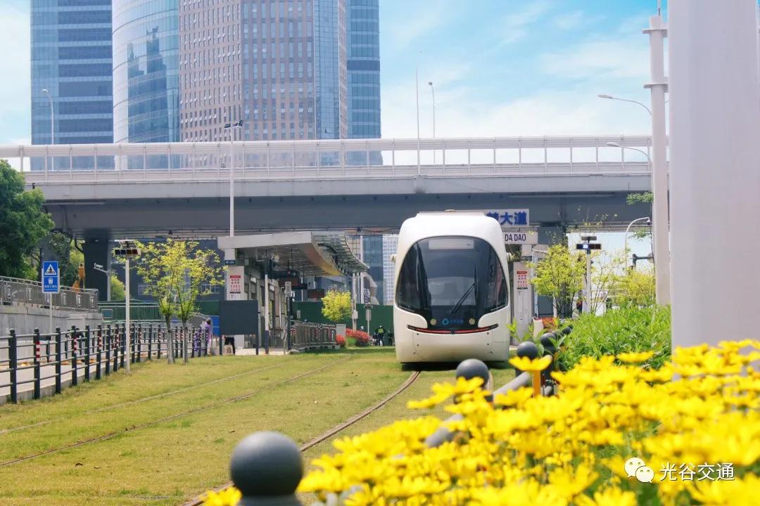 国庆节期间，诚邀全国游客，免费乘“量子号”畅游美丽光谷