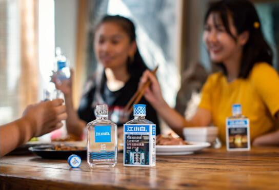 芭莎女孩喝纤茶的广告营销策略,士力架广告营销策略分析