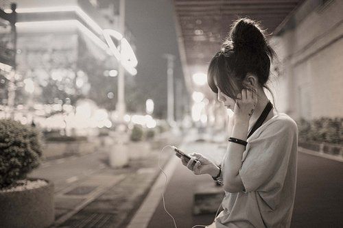 是花一样会绽放是哪首歌的歌词,有些相遇注定会像花一样绽放