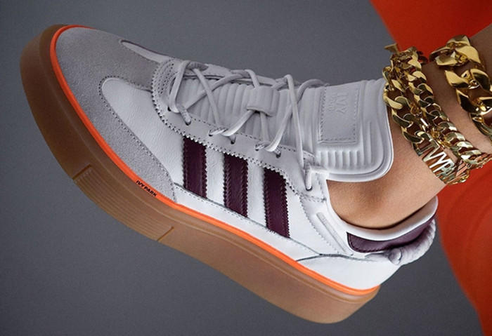 aj1low黑红脚趾丝绸,aj1潮流复古篮球鞋白灰蓝