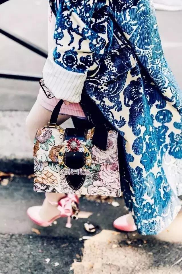 各种包的搭配风格,什么款的包最好搭配衣服