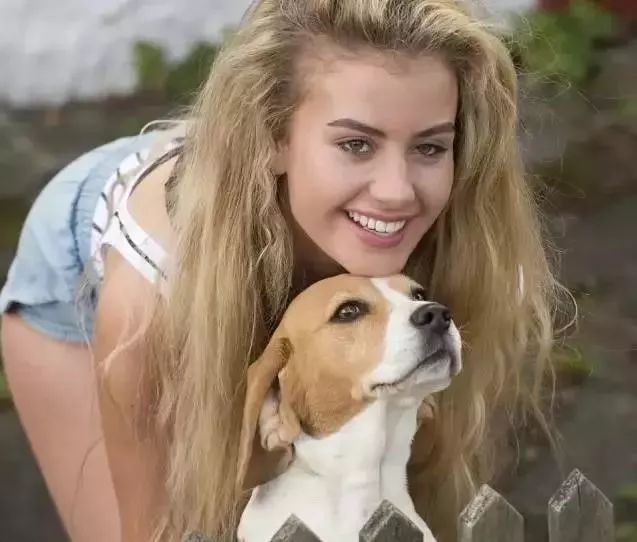 那些暗网中被拍卖的*奴性**，是如何上钩的