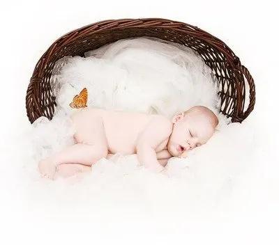 易惊醒睡眠浅而且多梦是怎么回事,怎么改善宝宝睡眠轻的问题