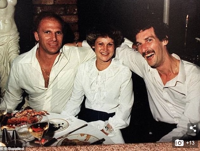 从黑帮成员变成打败毒枭的大英雄,从黑帮变成警察