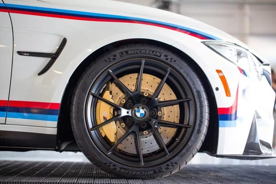 宝马1系125i曜夜版隐藏功能,新款宝马三系可以刷哪些隐藏功能