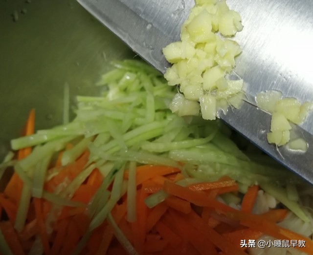 简单好吃的家常菜做法凉拌金针菇,凉拌金针菇美味爽口做法简单好吃