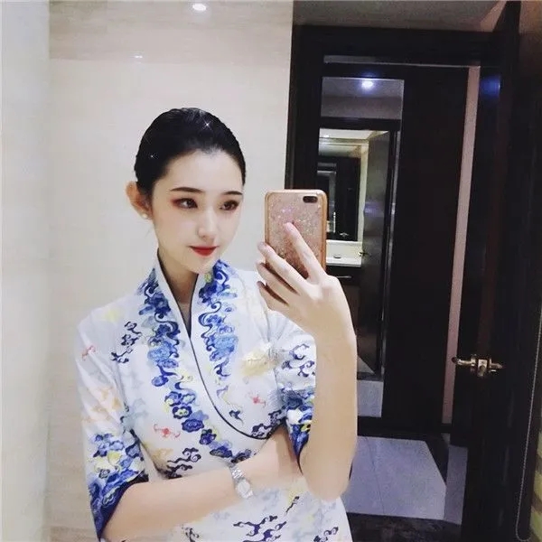 山东铝业职业学院空乘报的人多吗,山东铝业空乘专业礼仪