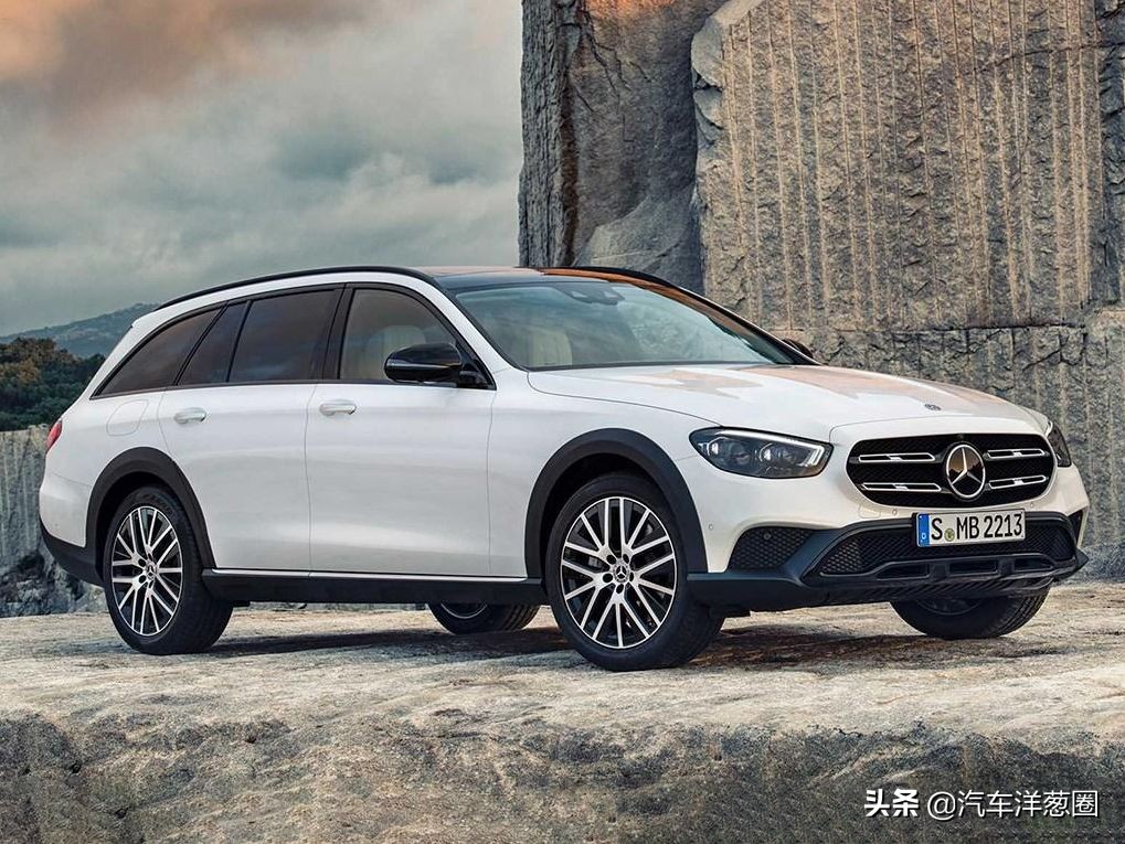 宝马发布全新车标,宝马蓝天白云标改黑白标