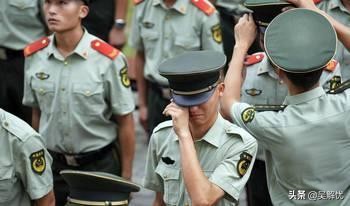 直接退伍和转业有什么区别,2017退役士兵是转业好还是复员好