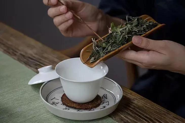 茶里的回甘生津是怎么回事,有回甘特别甜的茶