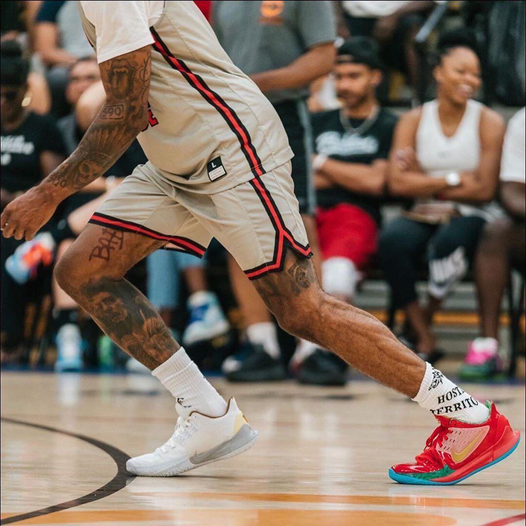 球鞋上脚精选集,每日精选球鞋上脚今天出门穿哪双