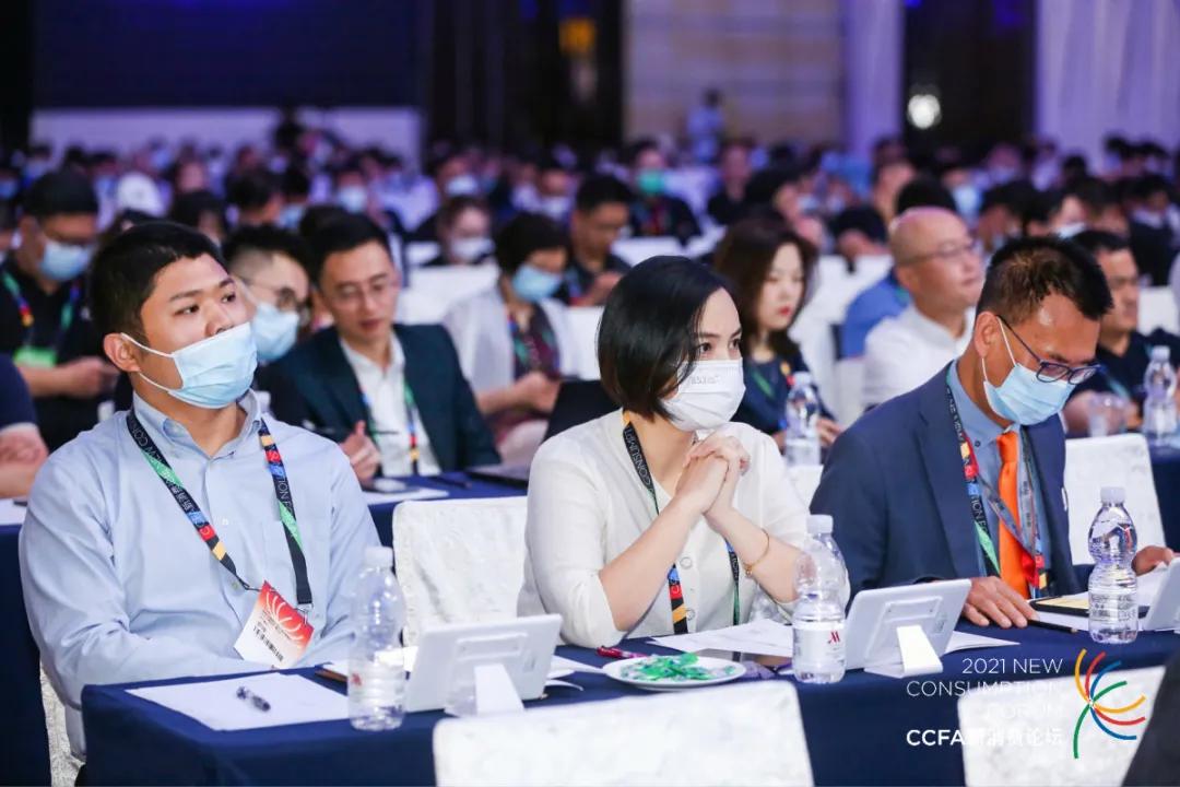 统一润滑油亮相中国特许加盟大会，发布itongyi数字化平台4.0版本