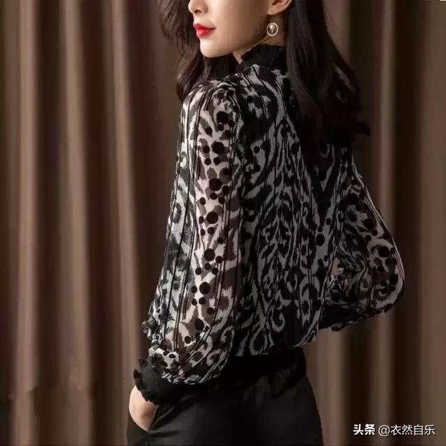 留心过这样的雪纺衫，减龄又洋气魅力款式经典而时尚优化身材比例