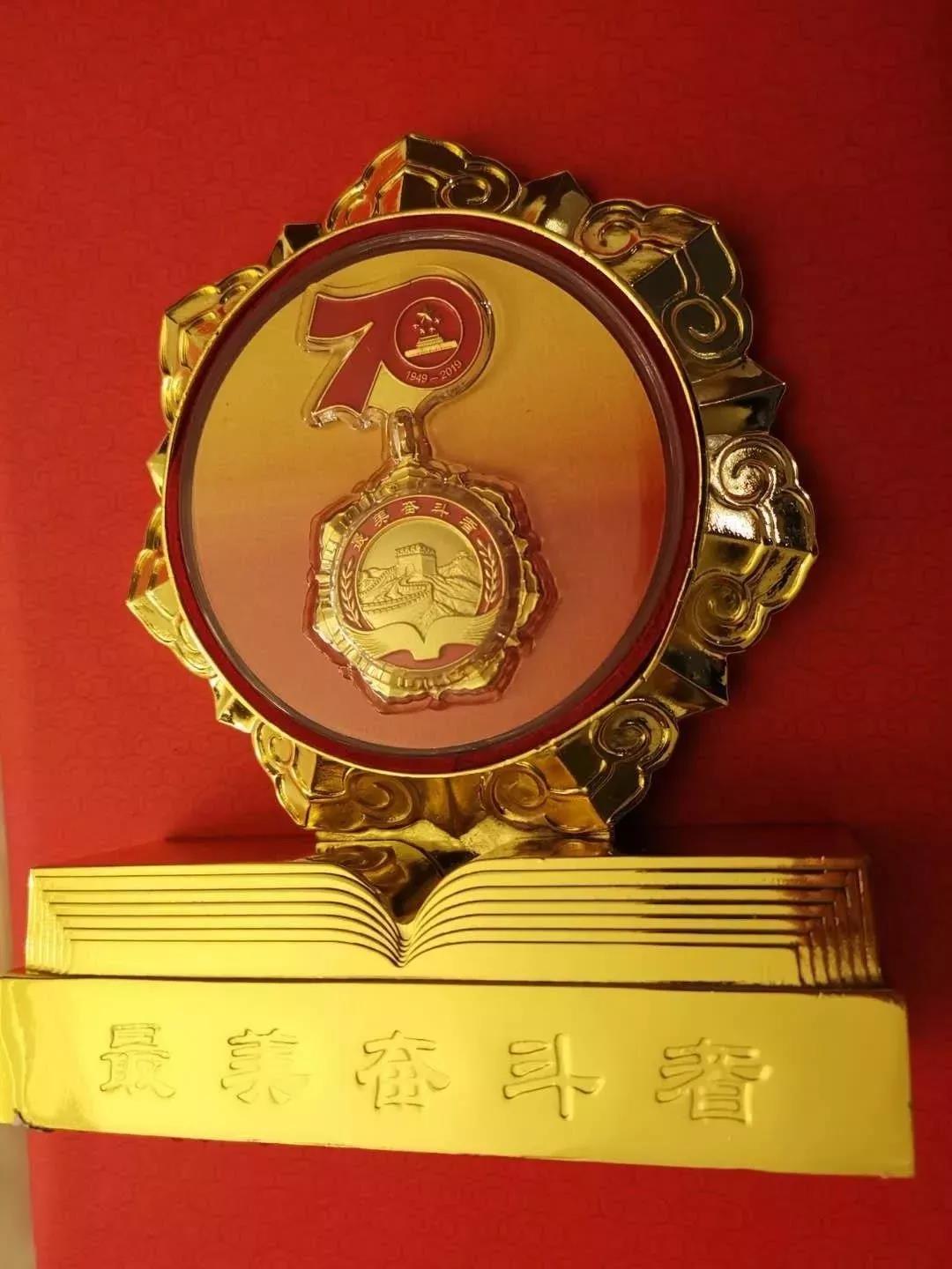 辞去副厅长职务，56岁的他成为高校辅导员，被央视《新闻联播》聚焦！