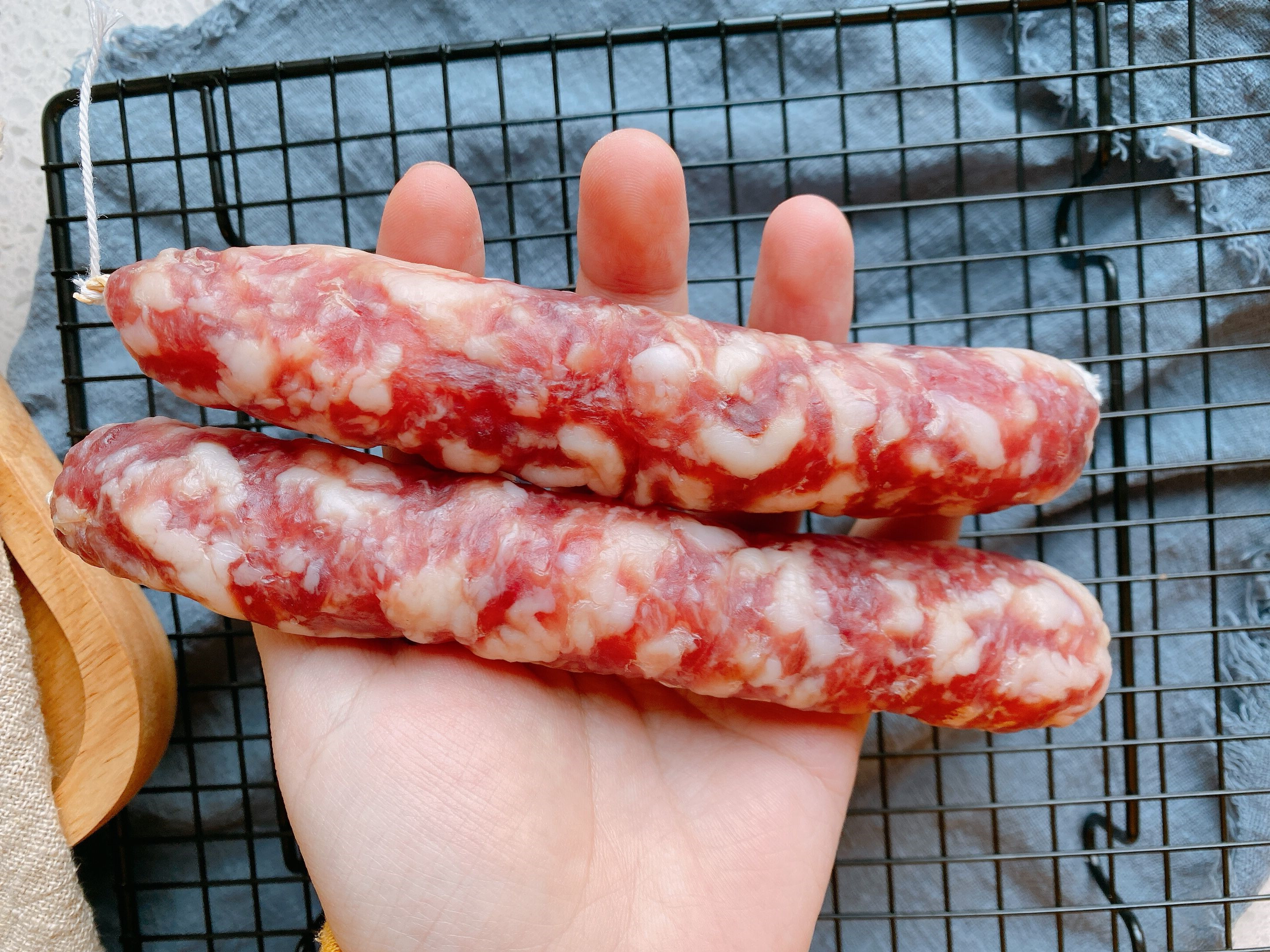 灌香肠的独家秘方一定要收藏起来,灌香肠4斤香肠的制作方法和配方