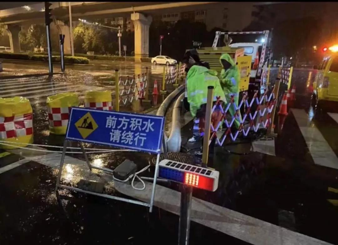 大风雷电暴雨指南,大范围暴雨雷电预警