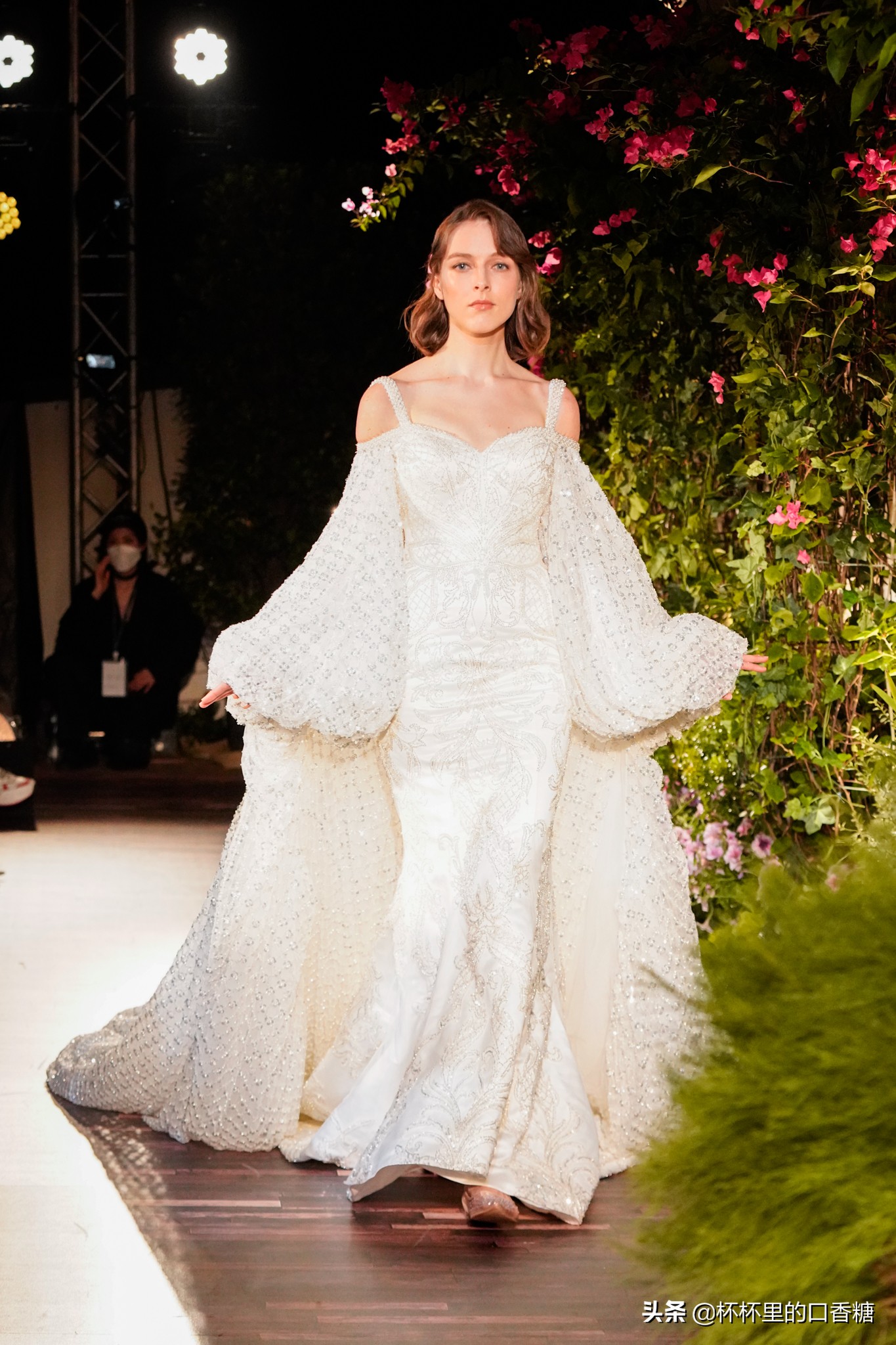 迪士尼公主礼服女童,迪士尼公主礼服还原冰雪奇缘