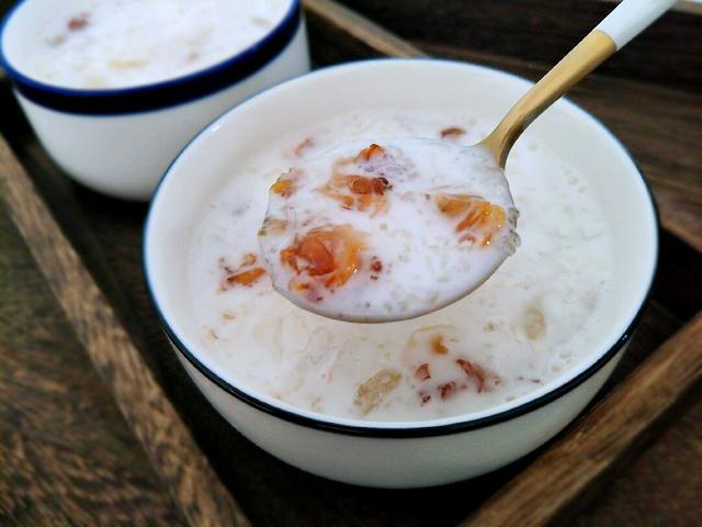 桃胶银耳羹最简单的做法,银耳桃胶羹简单做法