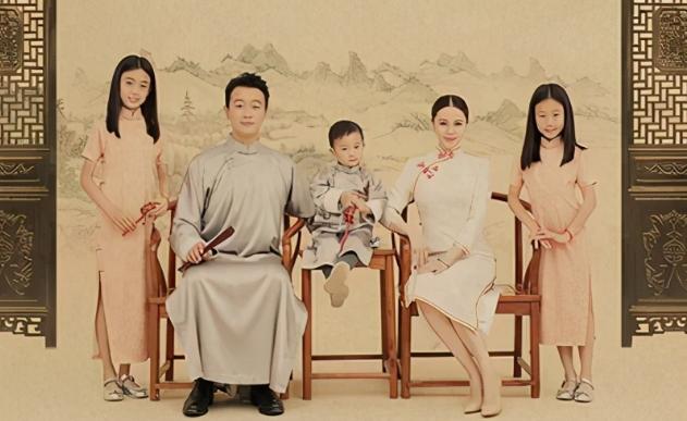 为生三胎代价大！张艺谋被罚巨款、佟大为女儿变领养、黄磊降职？