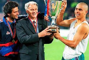 穆里尼奥成为新帅,穆里尼奥是怎么执教曼联的