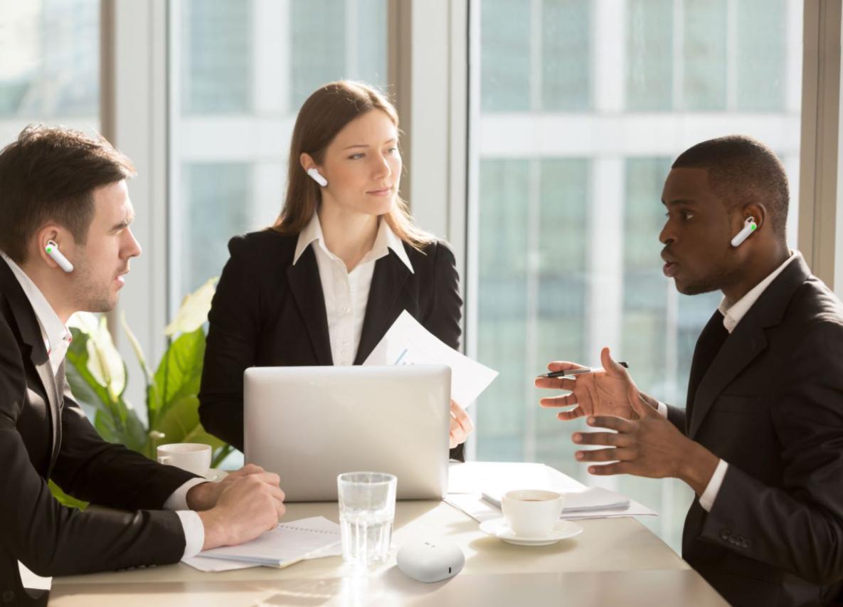 流浪地球郭帆曝光幕后团队,流浪地球郭帆发布会和学生的镜头