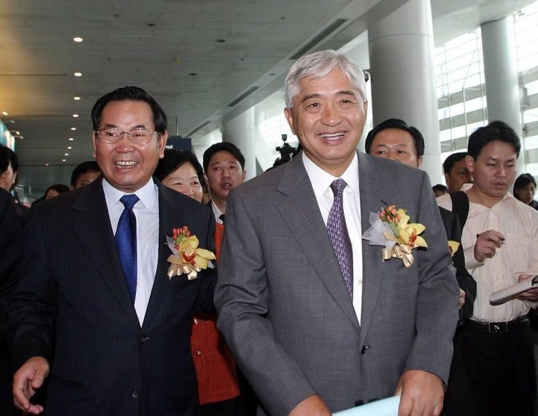 恒生指数发明者，坐拥75亿资产，13子女却无人接班，终迫卖与外人