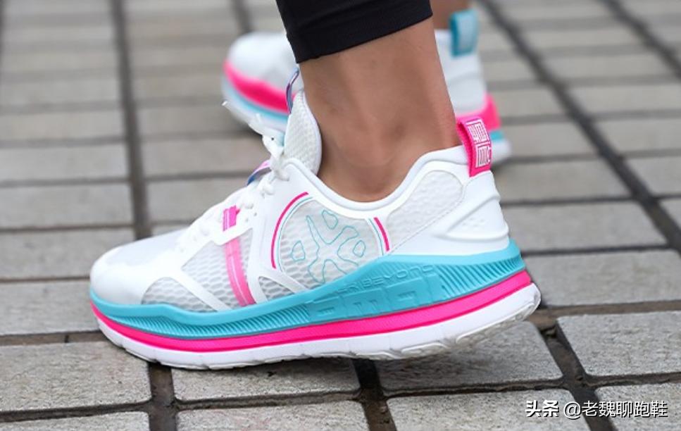 为什么跑步不推荐弹鞋,为什么跑步不推荐脚跟着地