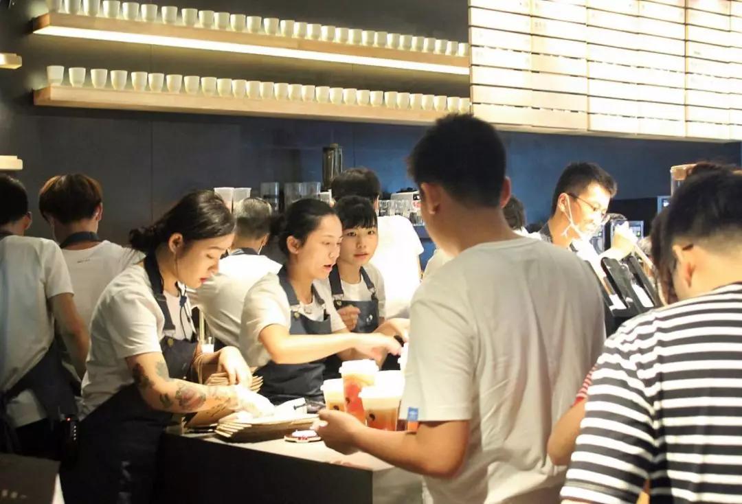 开奶茶店的十大坑人经历,大学生开奶茶店3天回本客流不断