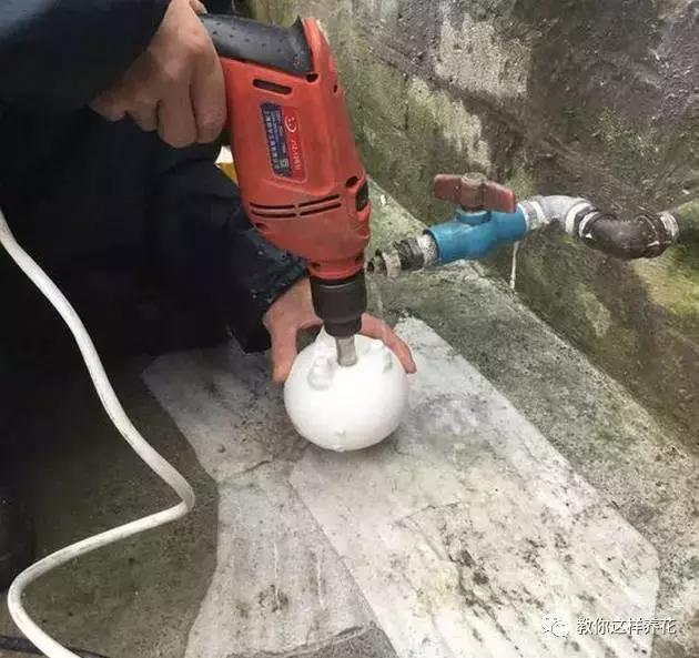 切割陶瓷酒瓶做花盆最简单的方法,没有工具怎么把陶瓷酒瓶弄成花盆