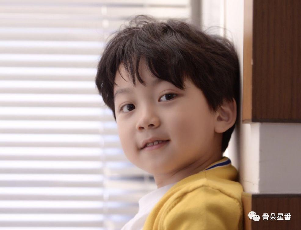 那些惊艳众人的小演员黄杨钿甜,女童星黄杨钿甜