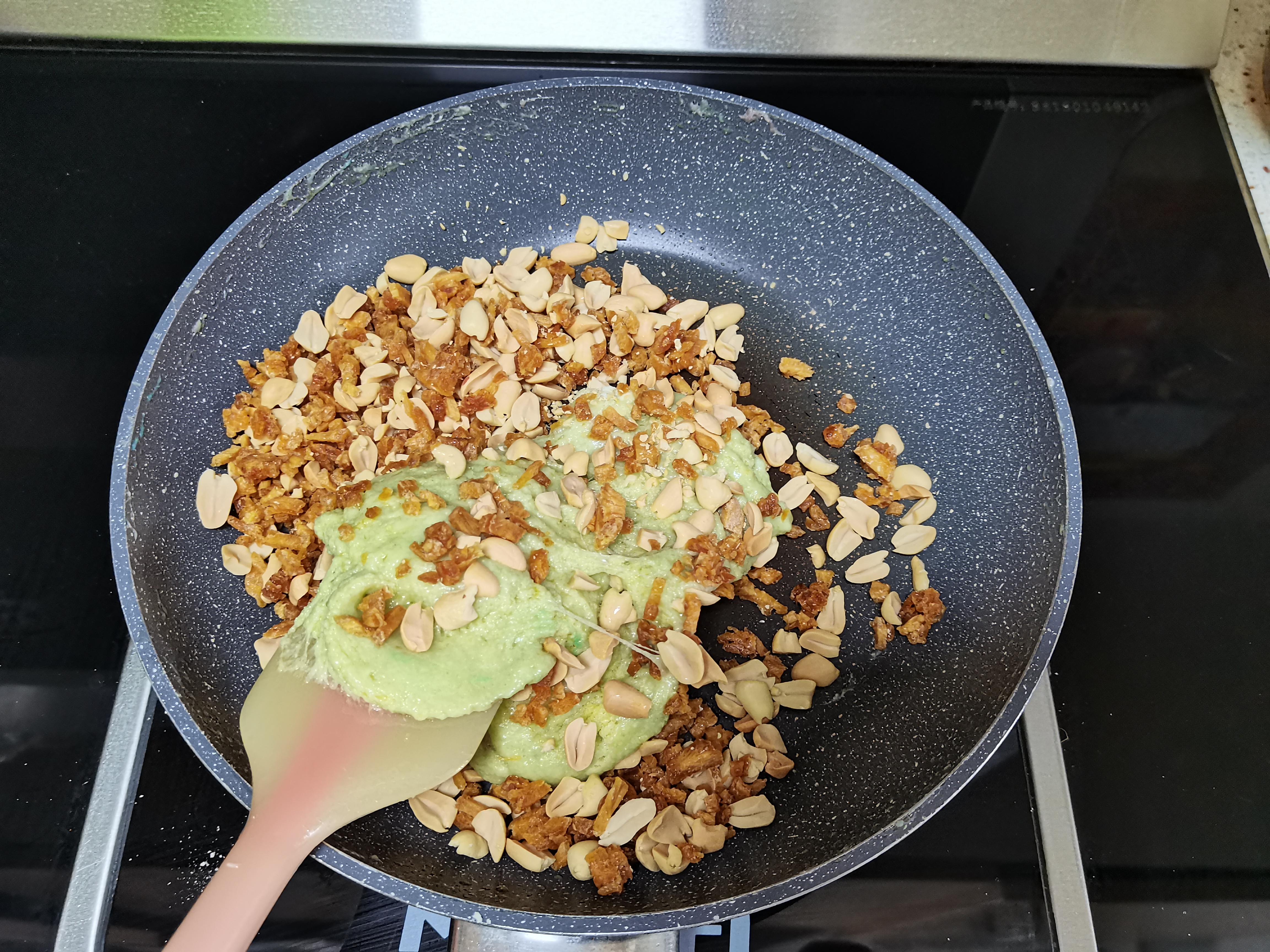 儿时最甜蜜的回忆自制花生牛轧糖,夏天自制牛轧糖让闺蜜爱上吃糖