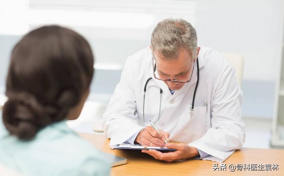 关节长骨刺用不用治专家告诉你,骨刺应该怎么治骨刺能消失吗