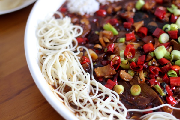 第一美食鱼头泡饼,北京特点菜鱼头泡饼