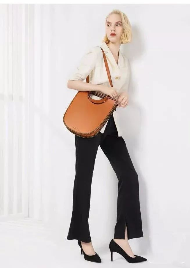 小ck最新款包多少钱,小ck性价比最高的包包