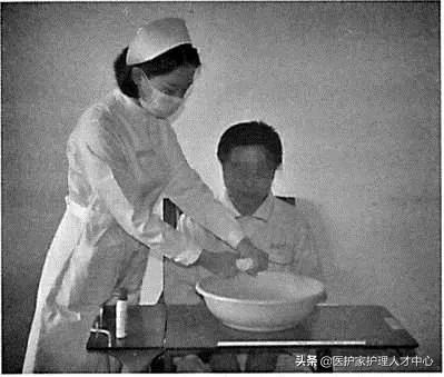 护理老人头发梳理与清洁,头部清理护理套餐