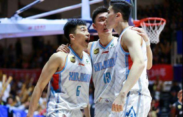 青训足球看欧冠,足球青训看见梅西