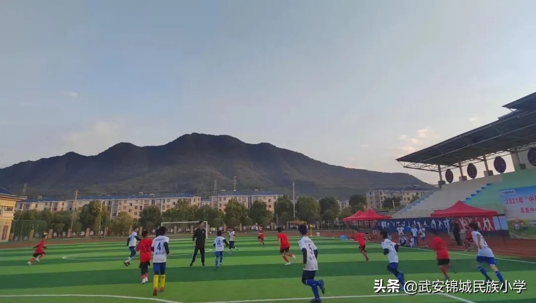 快乐足球放飞梦想演讲稿,快乐足球运动场