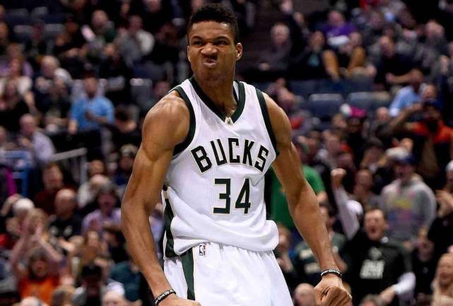 34号字母哥球衣上身,34号球衣字母哥