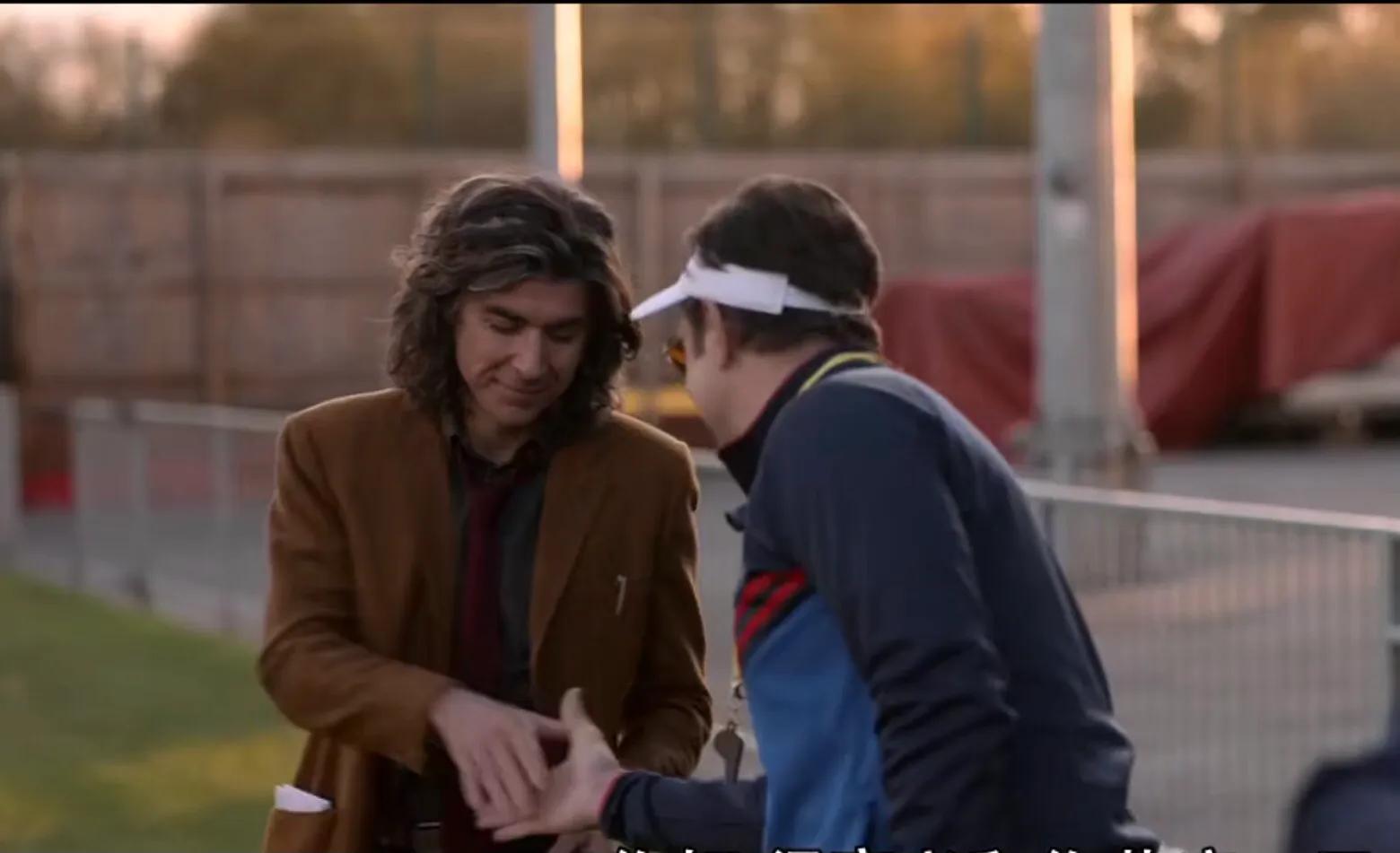 他为足球队保级呕心沥血，女老板为情所困一心想搞垮球队背后捅刀