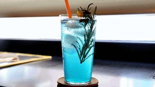 天河“精神避难所”，卖黑胶味的咖啡特调