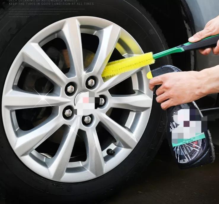 自己洗车也是一件很有成就感的事,洗车自己动手也是一种享用