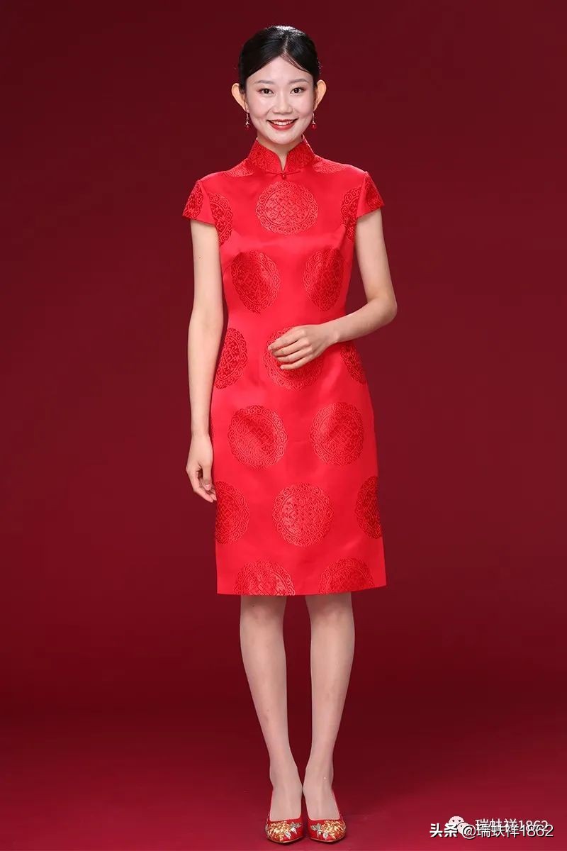 520送她一束玫瑰花,520送女朋友的旗袍