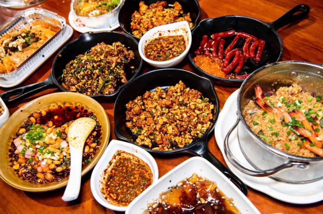 丝恋餐饮管理有限公司董事长周杰,丝恋创始人是谁