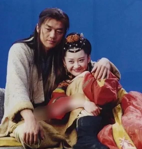 明星撞脸不可怕性别不同就尴尬,意想不到的明星撞脸