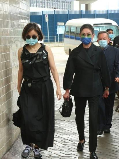 奚梦瑶手拿包,奚梦瑶秀包包