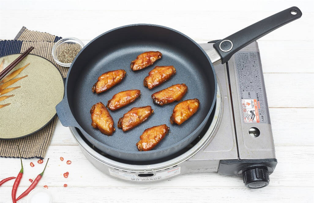 无油烟不粘锅的炒菜平底锅,钻石麦饭石不粘锅