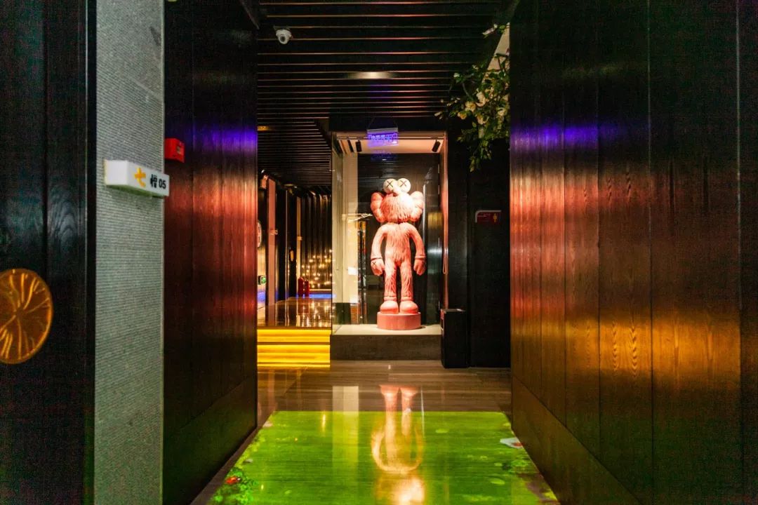 大连这家店做足疗还能看电影，是时候来一次全身心的放松了